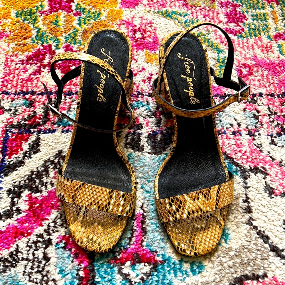 Free people Snake Print Heels - Never worn - Size 8.5